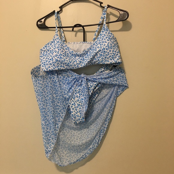 4-7 Item Mystery Bundle - Picture 14 of 16